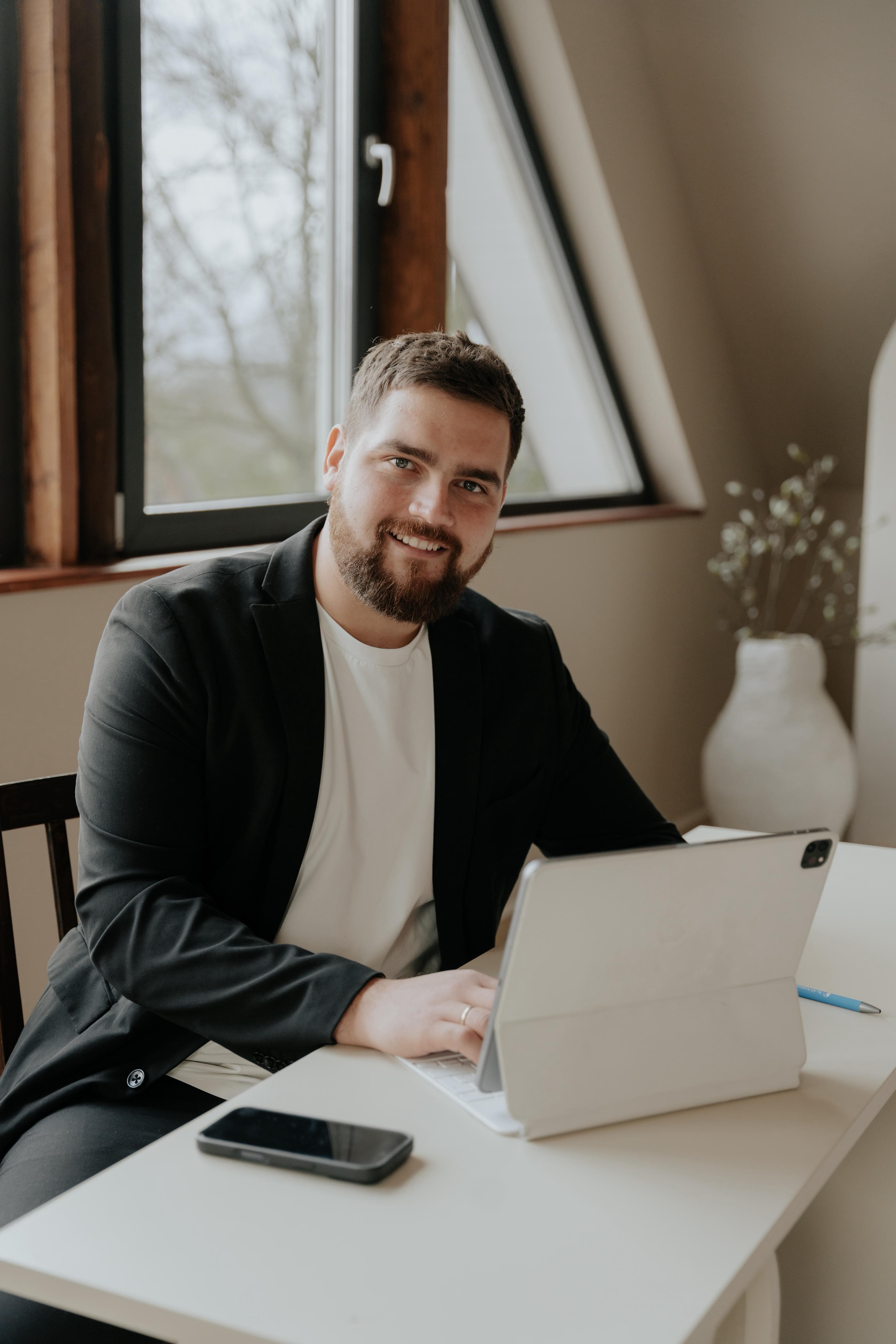 Markus Knaub - DEKRA-zertifizierter Sachverständiger für Schimmelpilzbewertung